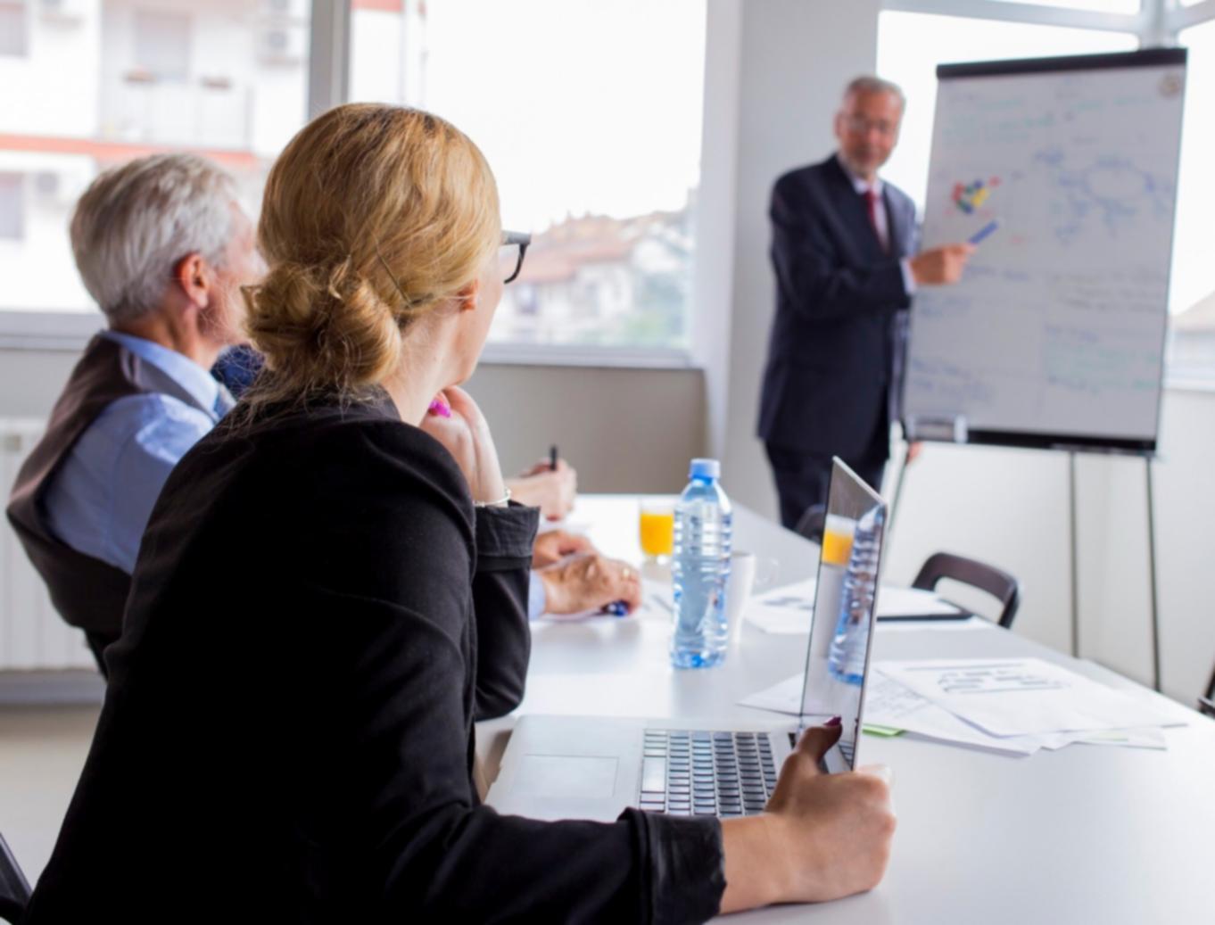 Collaborative learning environment for finance professionals